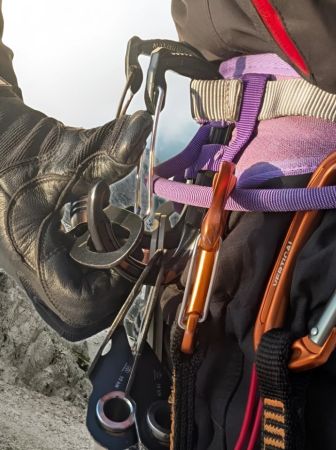  Карабин Вертикаль развесочный Краб черный в Саратове  